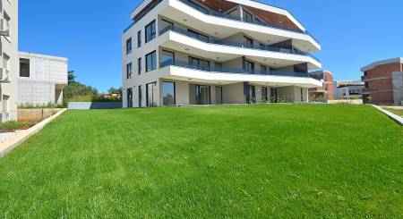 CROATIA - Modern apartments with garden - POREČ