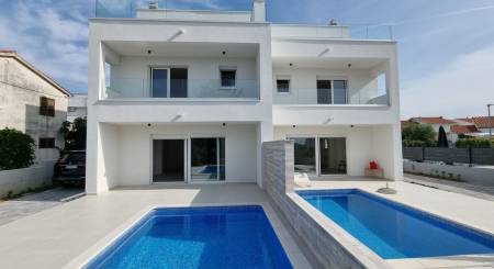 CROATIA - Three-story apartment with pool - TRIBUNJ