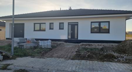 SALE - 5 roomed house with garage - Lužianky, RED OAK